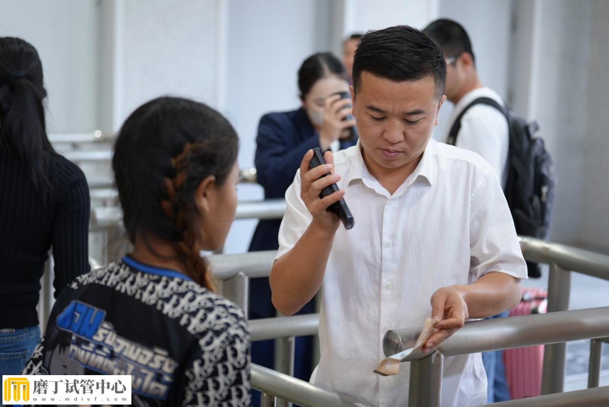 磨丁站的“铁陀螺”站长(图1)